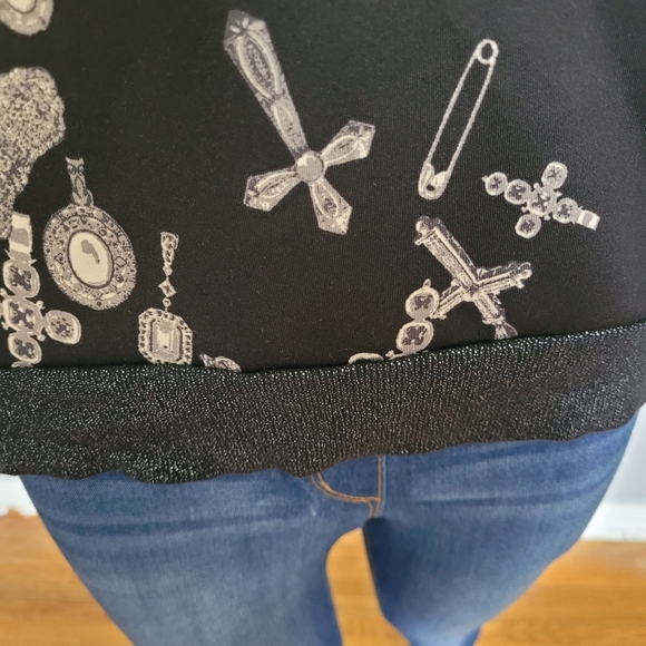 Rock & Republic Charms Print Scuba Sweatshirt, GUC, Size S - Picture 3 of 9